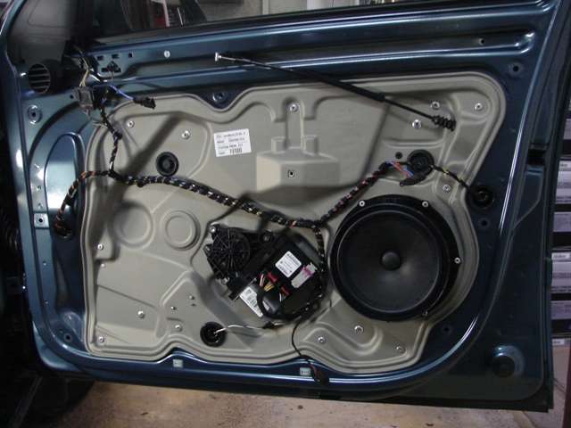 Škoda Octavia II - přední devře, původní reproduktory