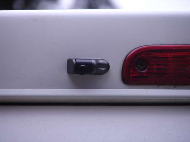 Detail parkovací kamery Zenec namontované u třetího brzdového světla